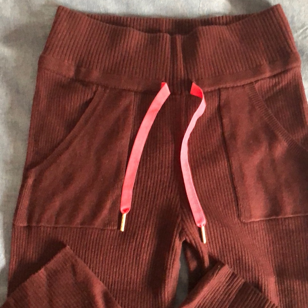 NWOT Lululemon Cashlu Pants